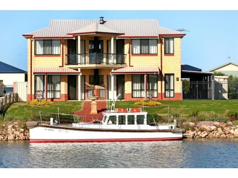 34 Prince Alfred Parade, Hindmarsh Island SA 5214