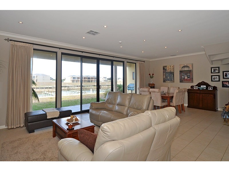 35 Vesta Drive, Hindmarsh Island SA 5214