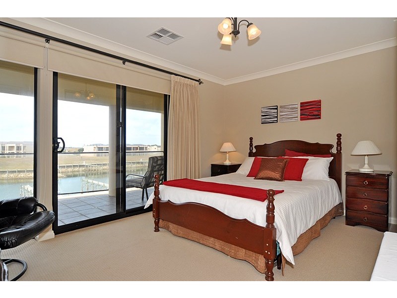35 Vesta Drive, Hindmarsh Island SA 5214
