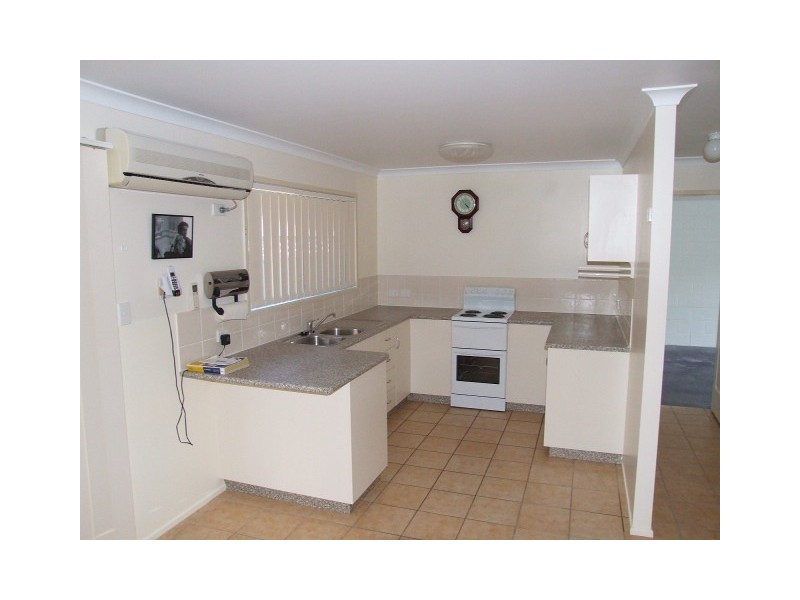 2/7 Bunrns Crescent, Wondai QLD 4606