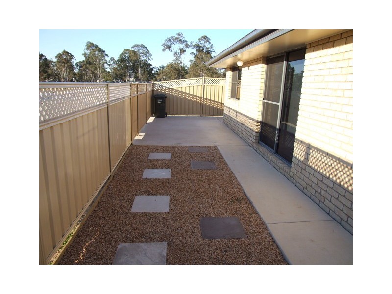2/7 Bunrns Crescent, Wondai QLD 4606