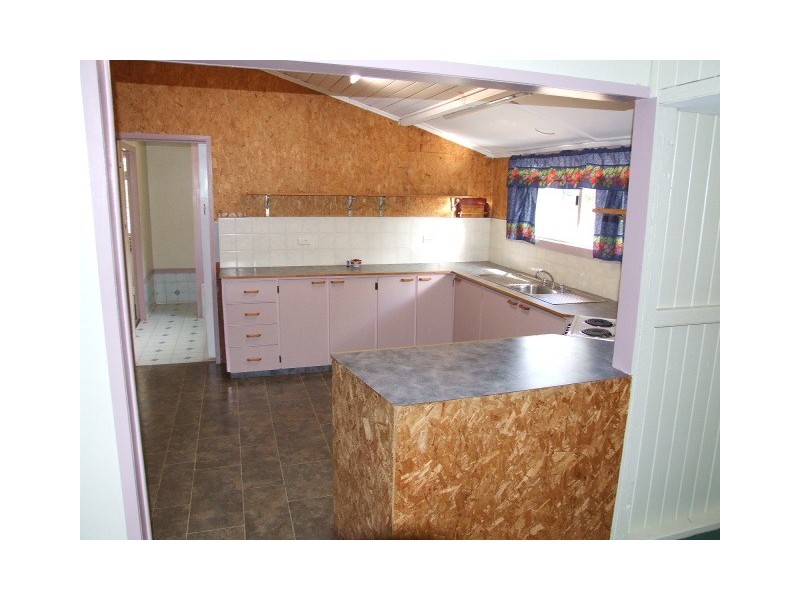 15 Robinson Lane, Wondai QLD 4606