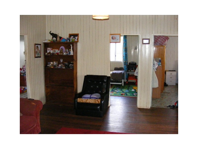 42 Collingwood Street, Proston QLD 4613