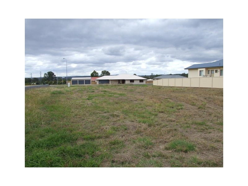 44 Grant Crescent, Wondai QLD 4606