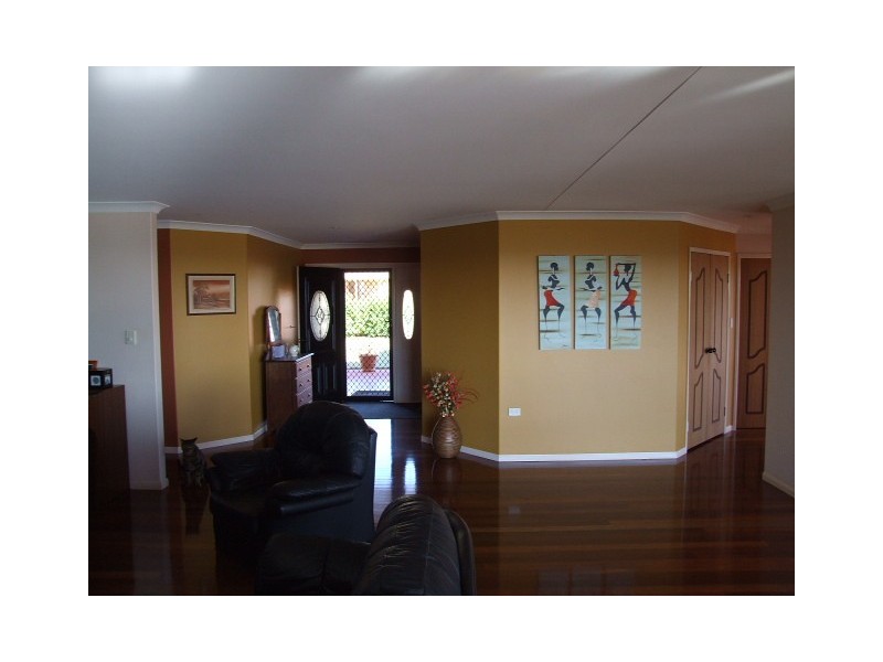 6 Meek Street, Tingoora QLD 4608