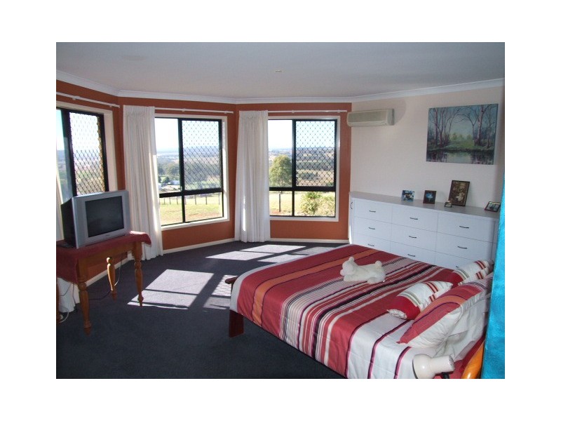 6 Meek Street, Tingoora QLD 4608