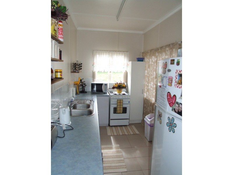 10 Muller Street, Tingoora QLD 4608