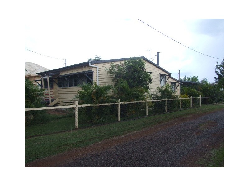 27 Brampston Street, Wondai QLD 4606