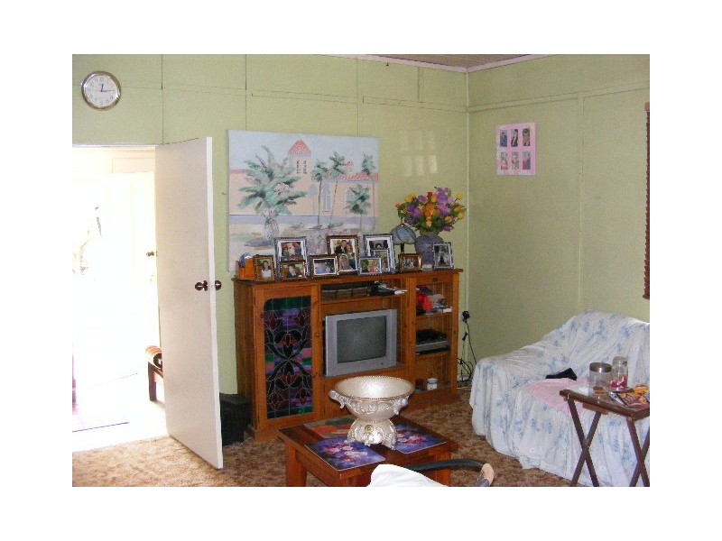 27 Brampston Street, Wondai QLD 4606