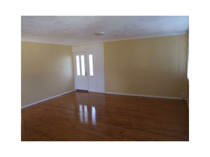 91 Pring Street, Wondai QLD 4606