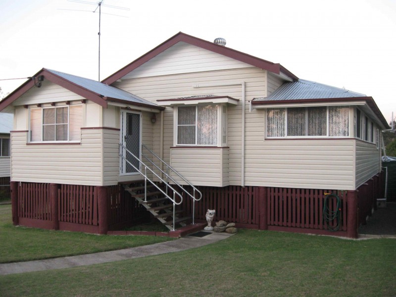 22 Collingwood Street, Proston QLD 4613