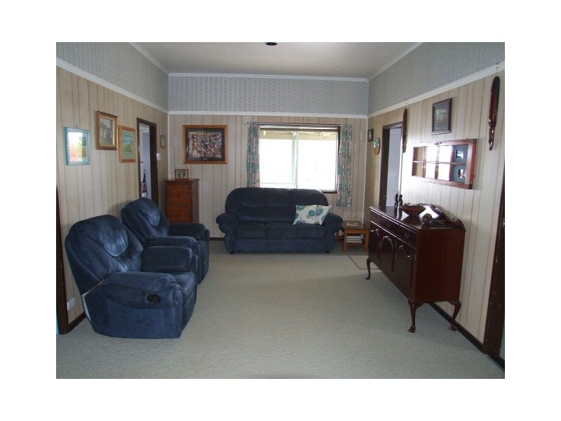 33 South Street, Wondai QLD 4606