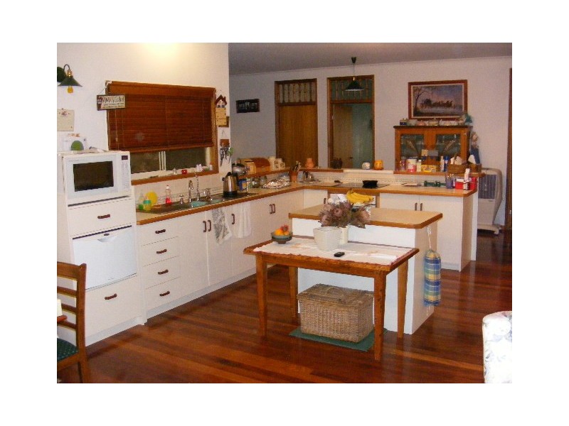 12 Slaters Road, Wondai QLD 4606