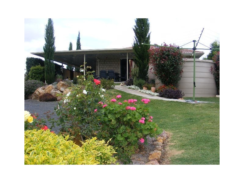 65 Grant Crescent, Wondai QLD 4606