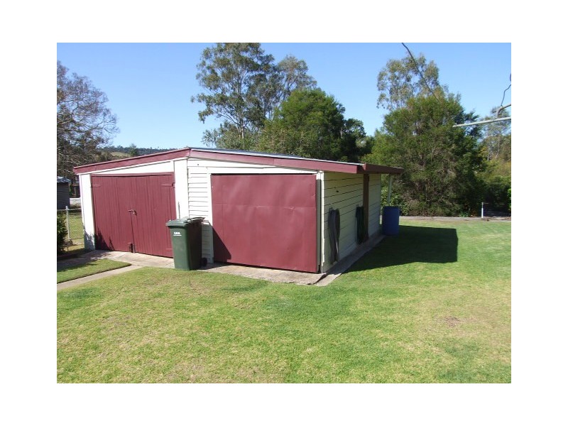 22 Collingwood Street, Proston QLD 4613