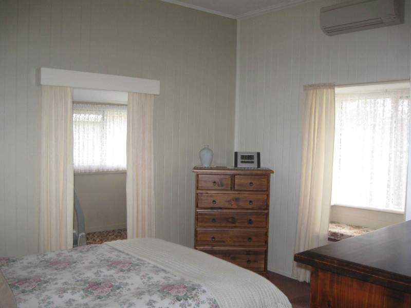 22 Collingwood Street, Proston QLD 4613