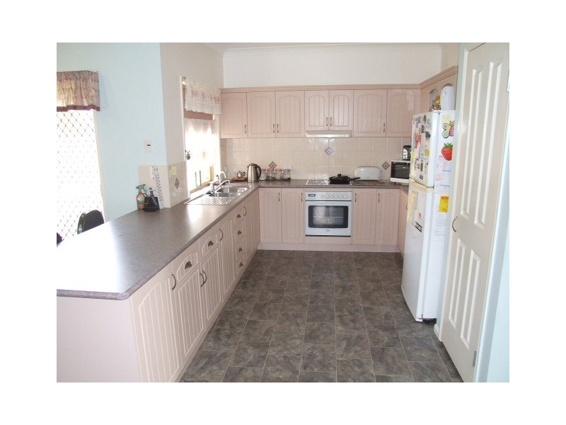 32 Burns Crescent, Wondai QLD 4606