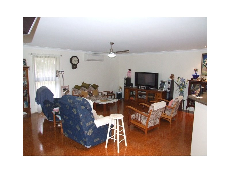 4 Hustons Road, Wondai QLD 4606