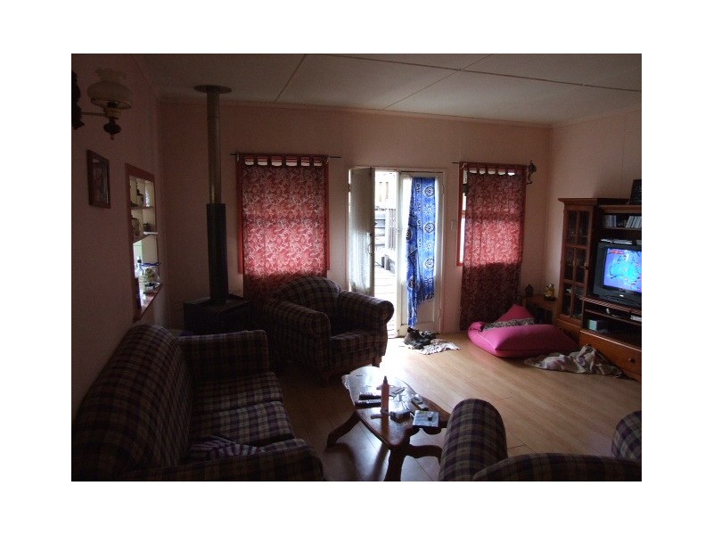 8 Hams Street, Tingoora QLD 4608