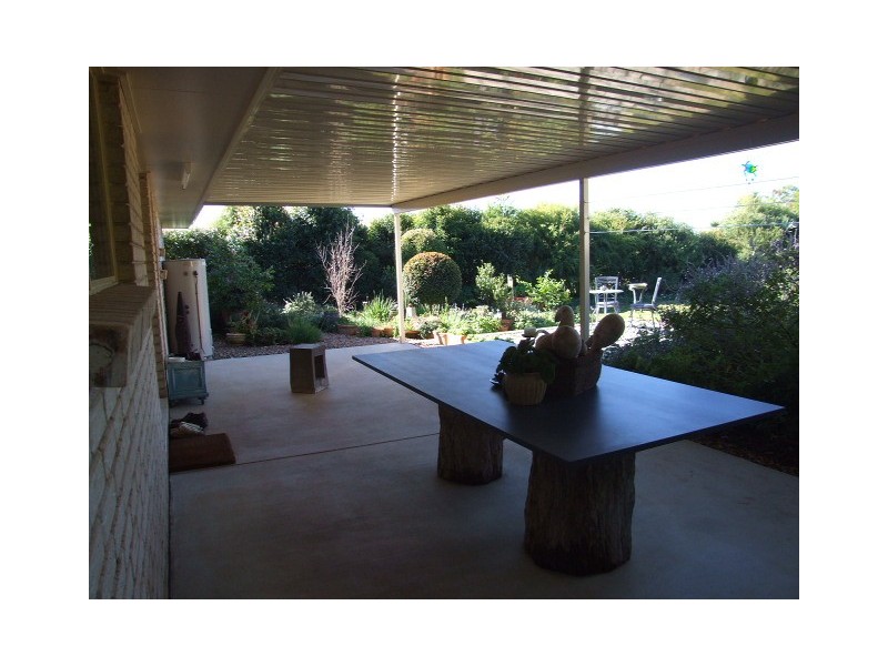 10 Grant Crescent, Wondai QLD 4606