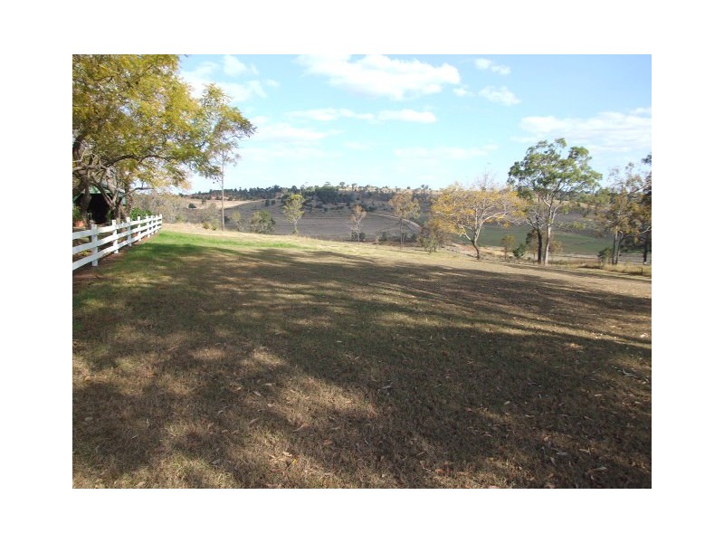 536 Middle Road, Proston QLD 4613