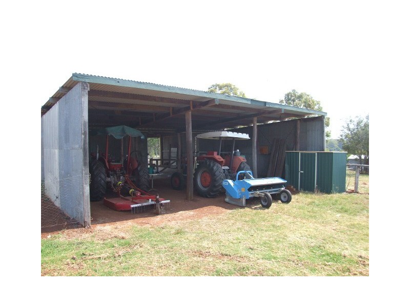 496 Wooden Hut Road, Inverlaw QLD 4610