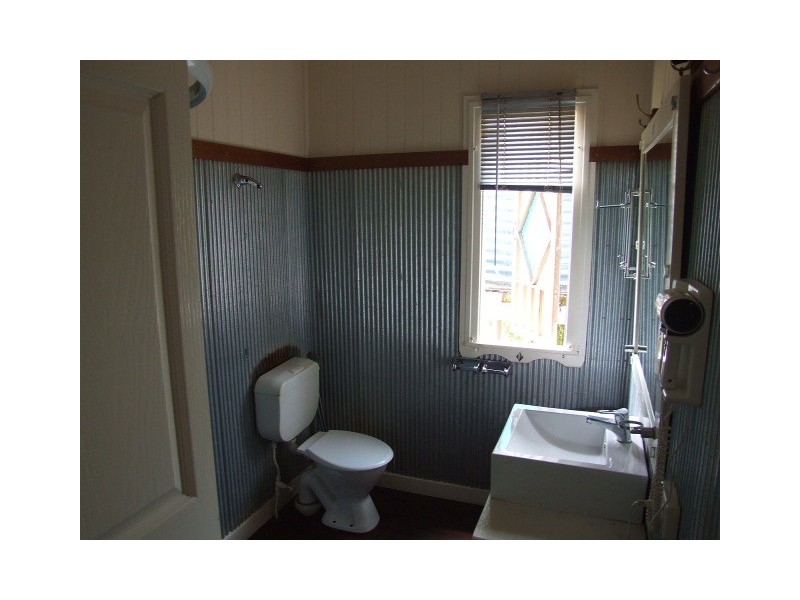 128 MacKenzie Street, Wondai QLD 4606