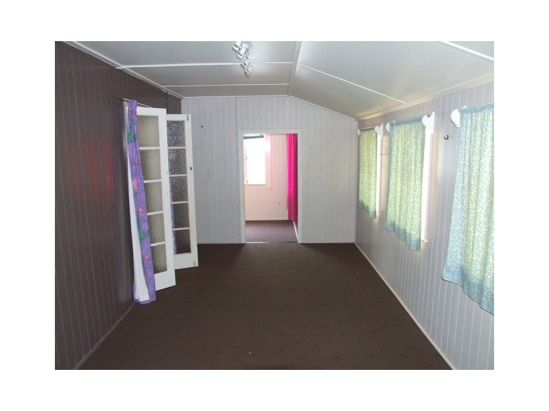 128 MacKenzie Street, Wondai QLD 4606