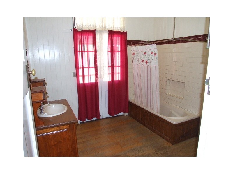 100 Bramston Street, Wondai QLD 4606