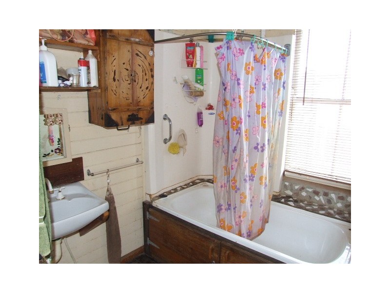 70 Ivory Street, Wondai QLD 4606