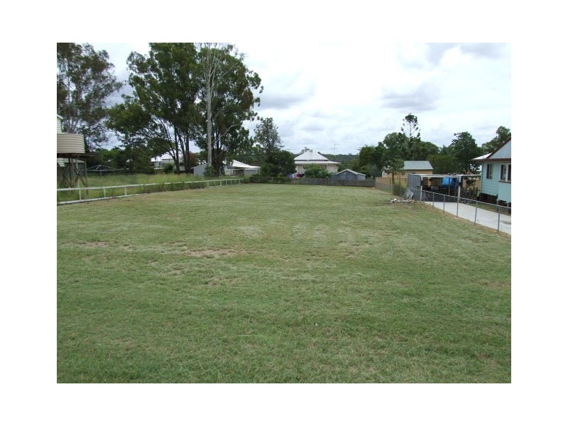 81 Baynes Street, Wondai QLD 4606