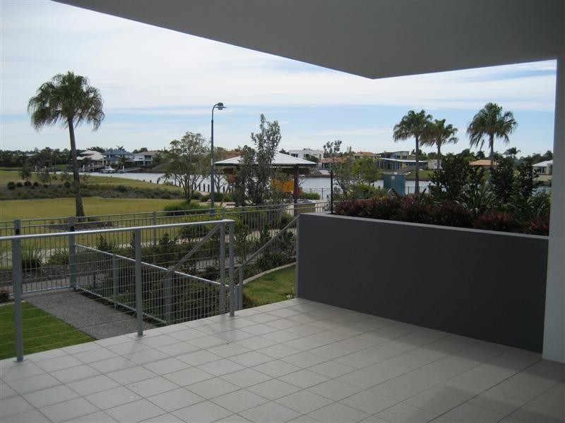 4/51 Grand Parade, Kawana Island QLD 4575