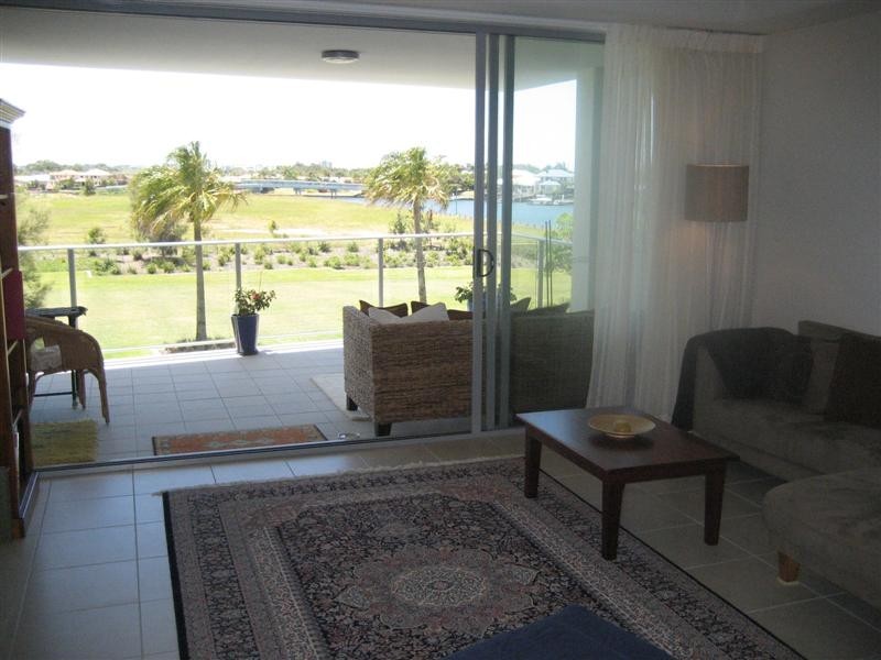 17/51 Grand Parade, Kawana Island QLD 4575