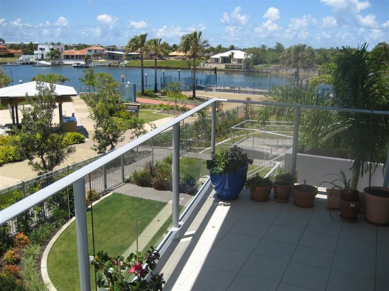 17/51 Grand Parade, Kawana Island QLD 4575
