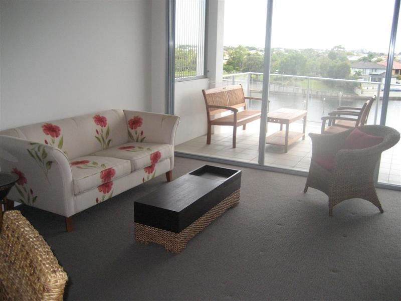 44/51 Grand Parade, Kawana Island QLD 4575