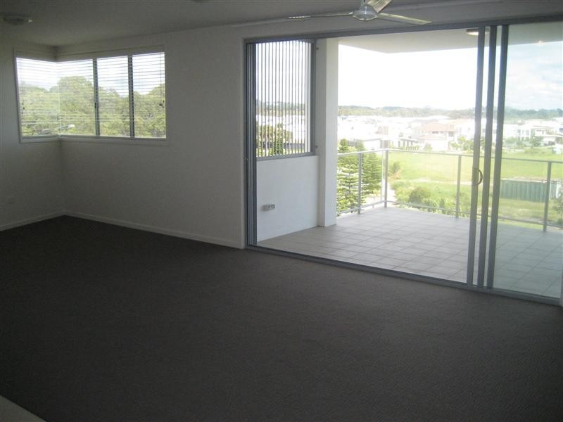 13/51 Grand Parade, Kawana Island QLD 4575