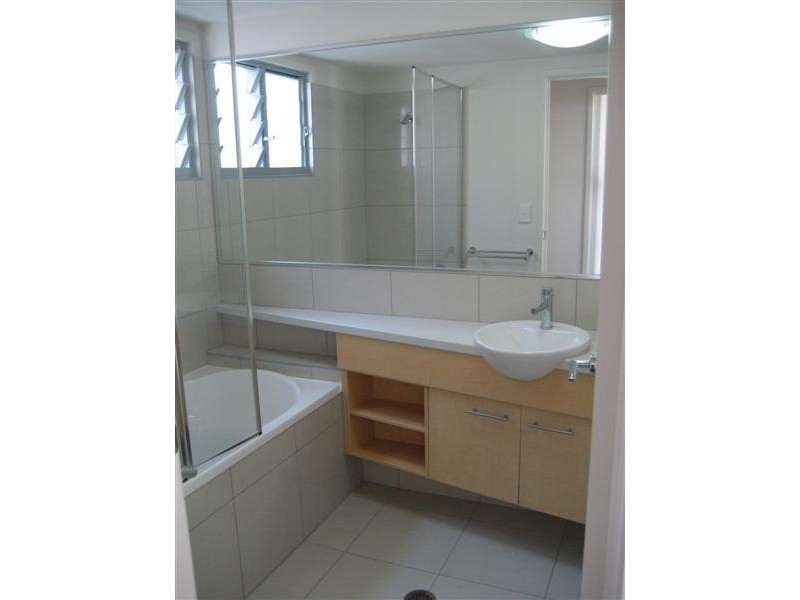 13/51 Grand Parade, Kawana Island QLD 4575