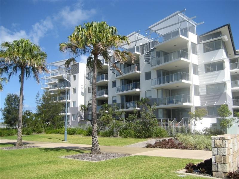 13/51 Grand Parade, Kawana Island QLD 4575