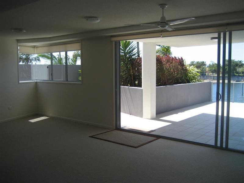 7/51 Grand Parade, Kawana Island QLD 4575