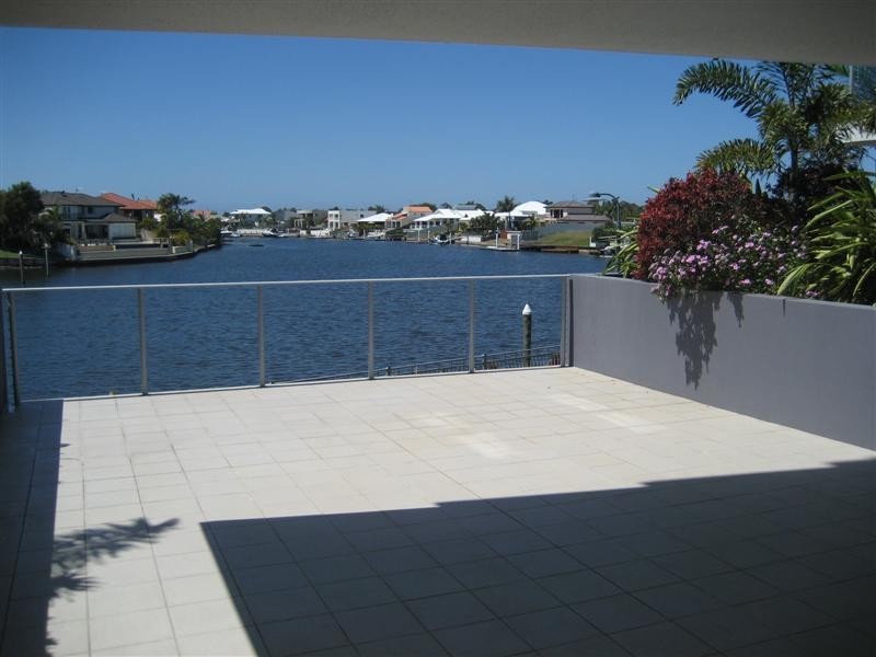 7/51 Grand Parade, Kawana Island QLD 4575