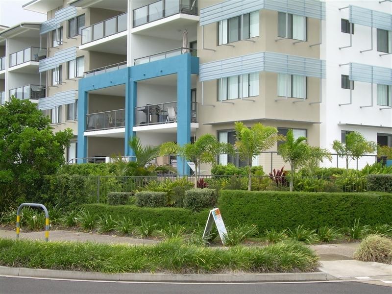 22/4 Grand Parade, Kawana Island QLD 4575