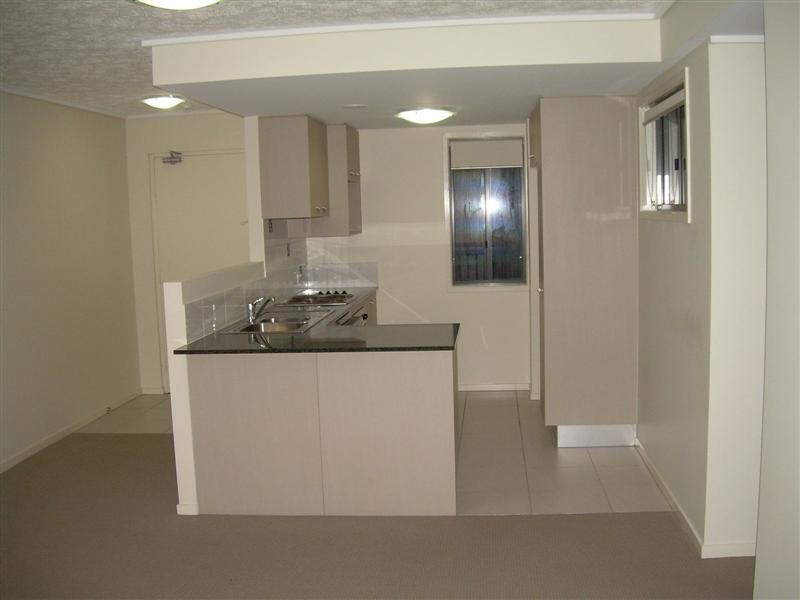 44/4 Grand Parade, Kawana Island QLD 4575