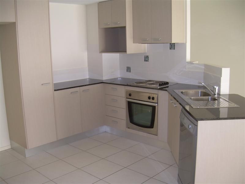 8/4 GRAND PARADE, Kawana Island QLD 4575