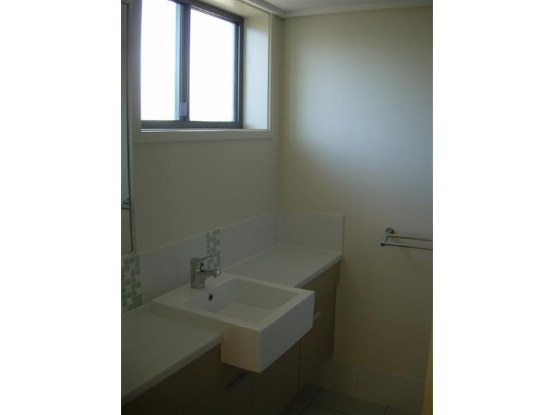 8/4 GRAND PARADE, Kawana Island QLD 4575