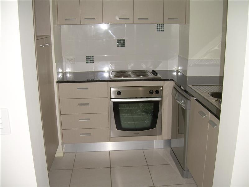 26/4 GRAND PARADE, Kawana Island QLD 4575