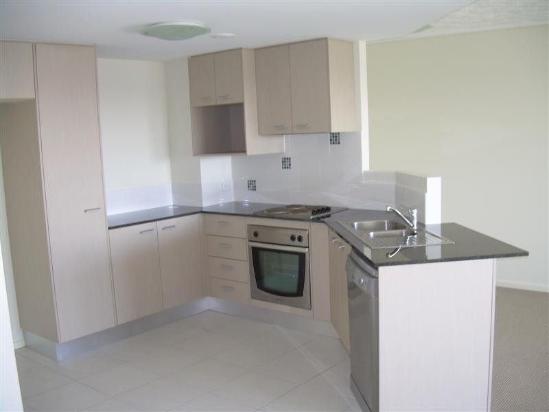 39/4 GRAND PARADE, Kawana Island QLD 4575