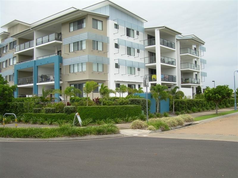 39/4 GRAND PARADE, Kawana Island QLD 4575