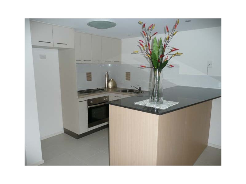 13/10 Grand Parade, Kawana Island QLD 4575