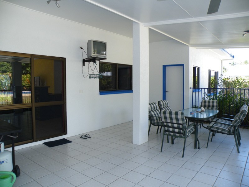 63 Terebra Street, Palm Cove QLD 4879