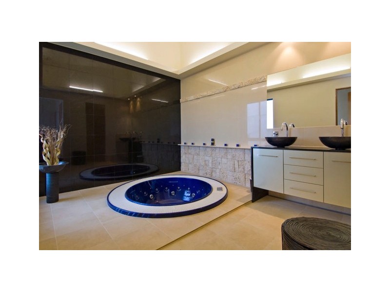 18 Savannah Street, Palm Cove QLD 4879